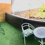 La Terrasse, Train - Paris Trajet D'environ 1 Heure 10 Minutes Appartement