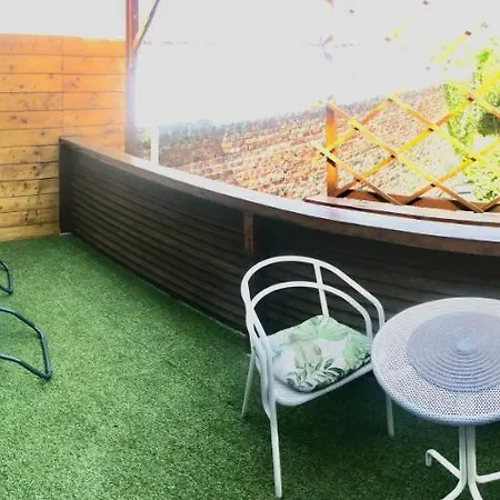 La Terrasse, Train - Paris Trajet D'environ 1 Heure 10 Minutes 아파트