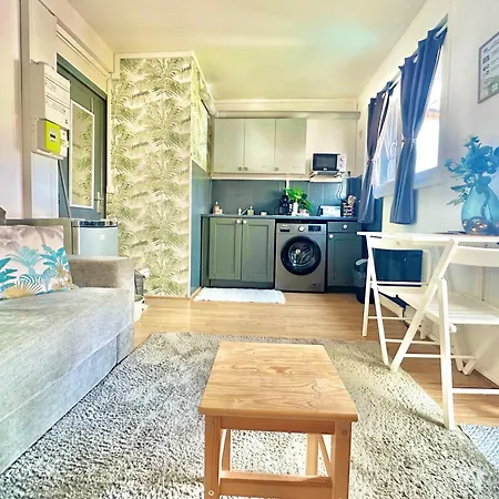 La Terrasse, Train - Paris Trajet D'environ 1 Heure 10 Minutes Appartement