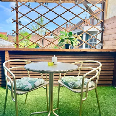 La Terrasse, Train - Paris Trajet D'environ 1 Heure 10 Minutes